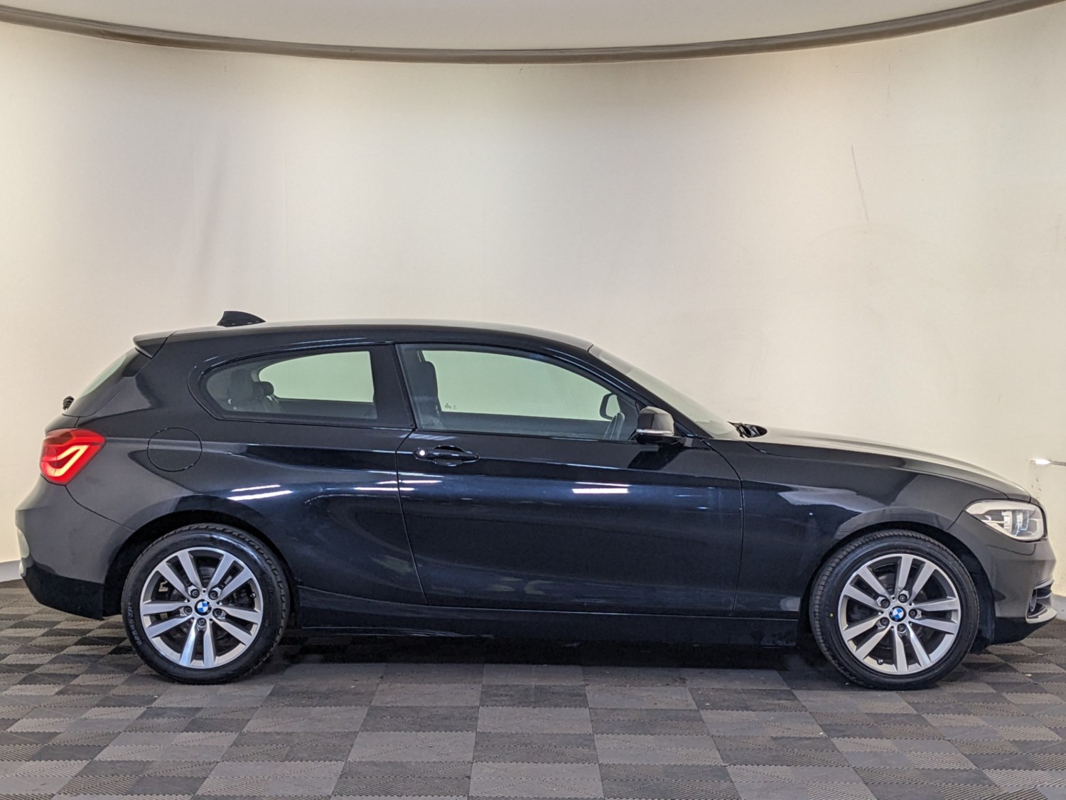 BMW 1 Series Listing Image