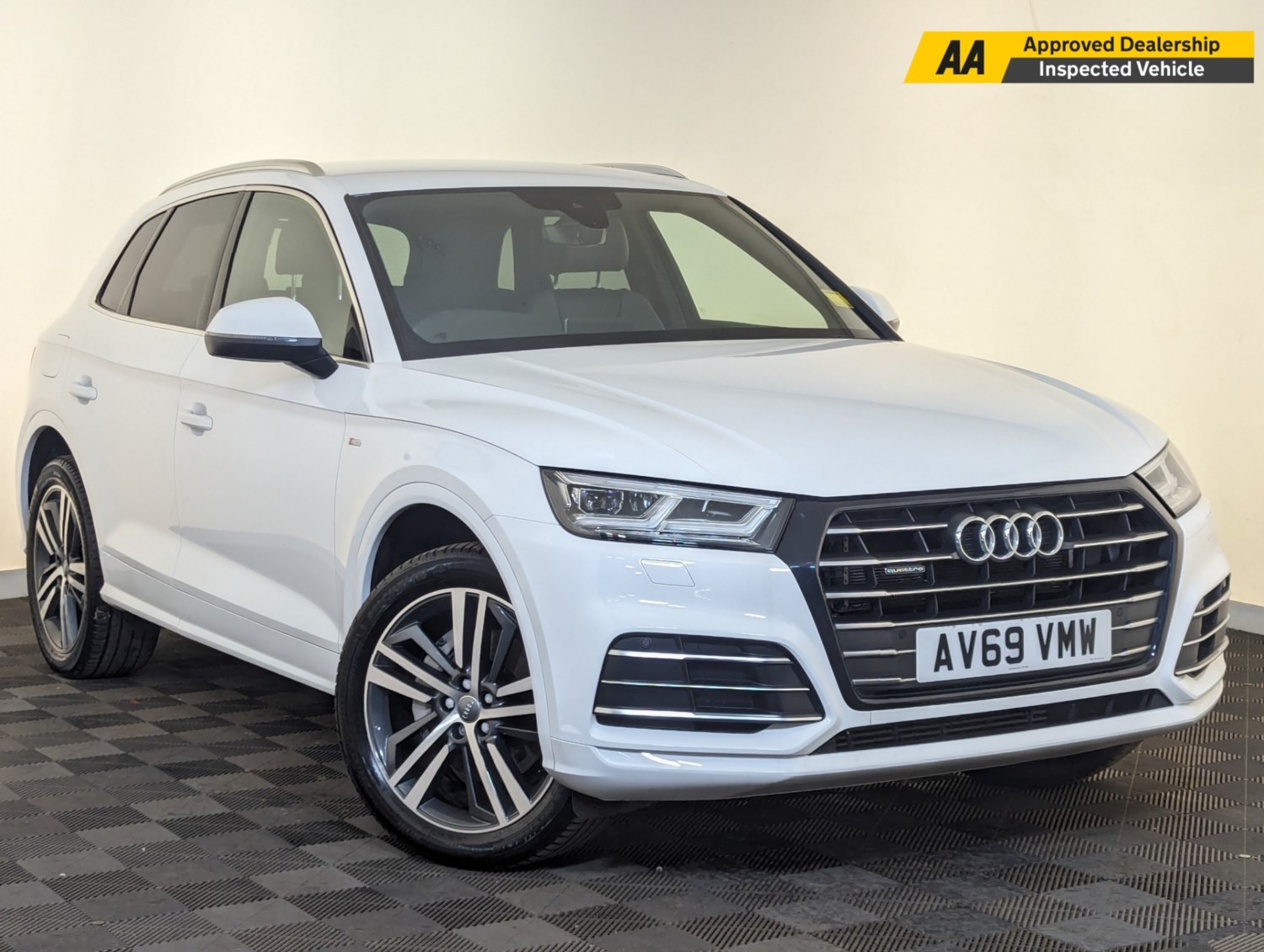 Audi Q5 Listing Image