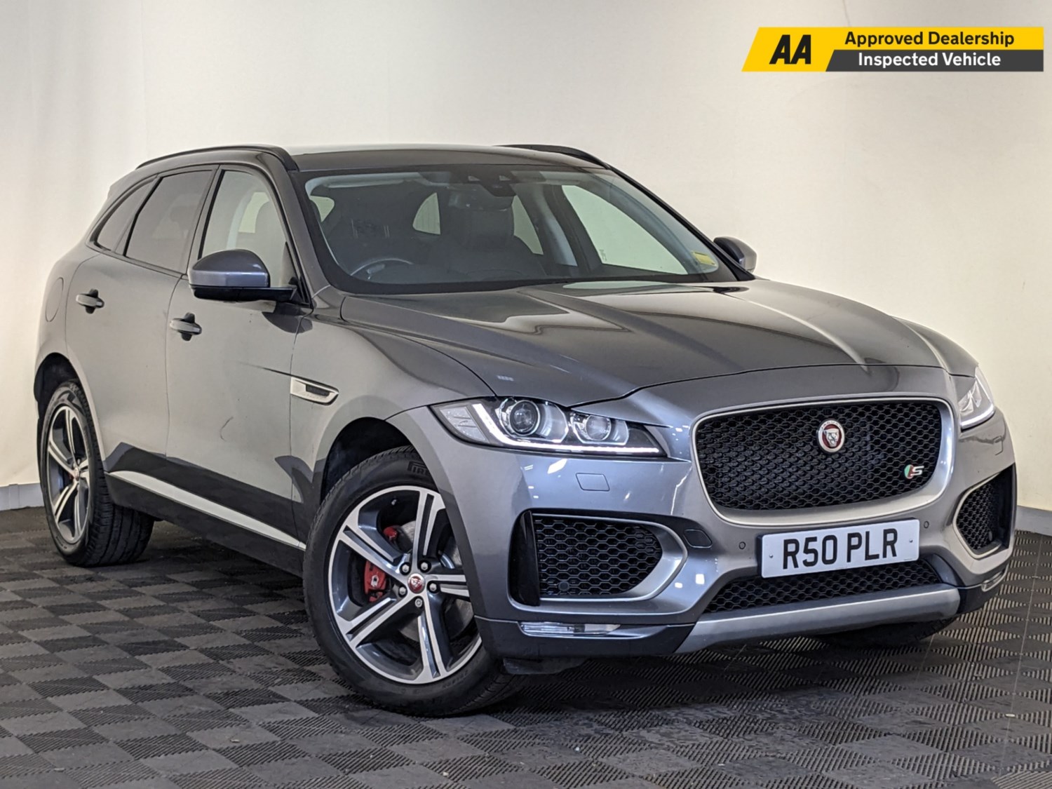 Jaguar F-PACE Listing Image