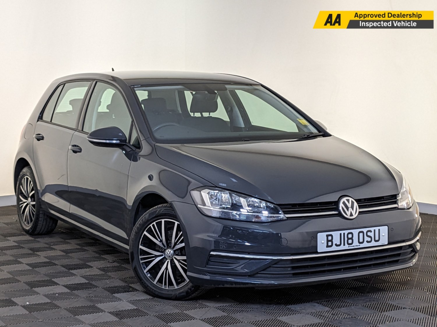 Volkswagen Golf Listing Image