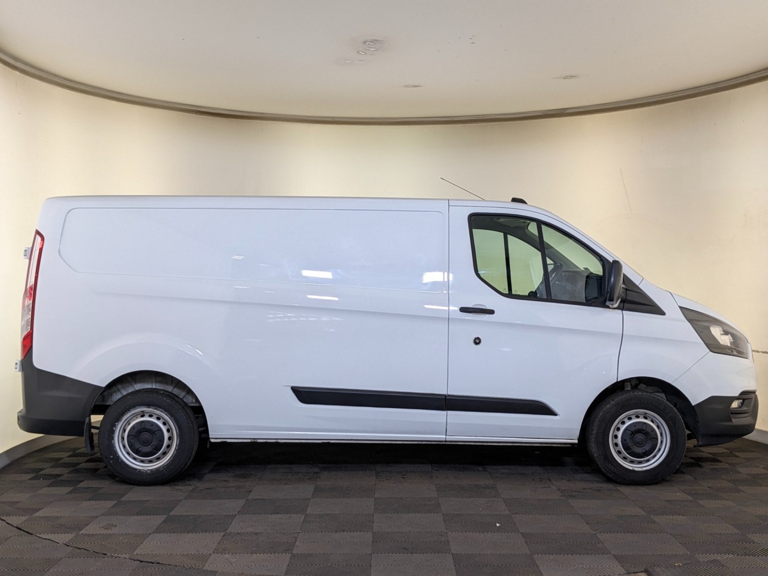 Ford Transit Custom Listing Image