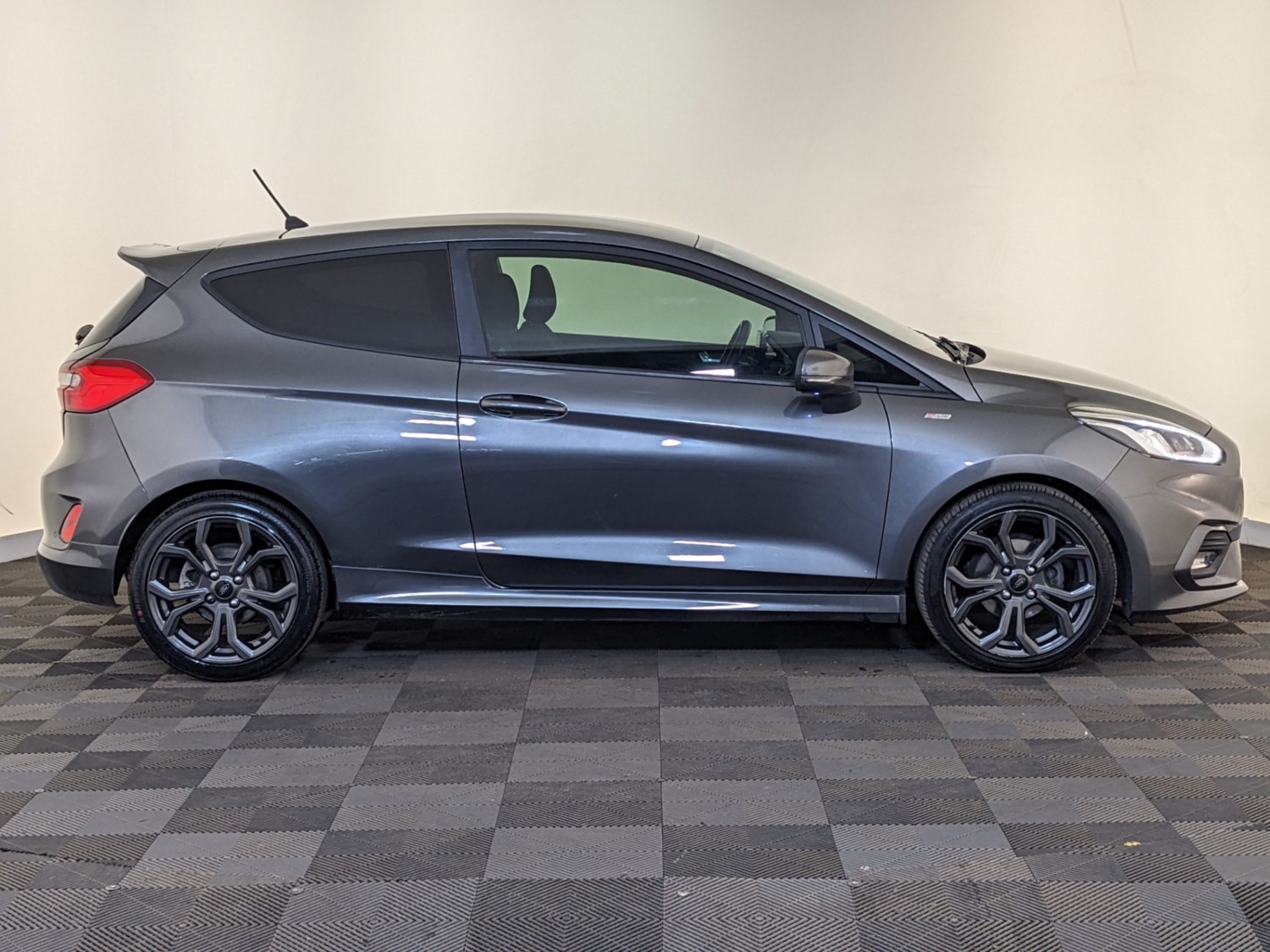 Ford Fiesta Listing Image