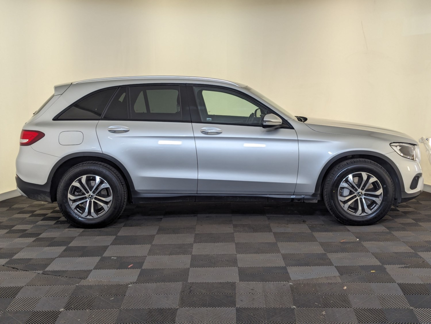 Mercedes-Benz GLC Listing Image