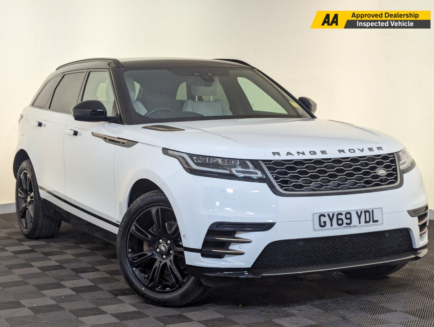 Land Rover Range Rover Velar Listing Image