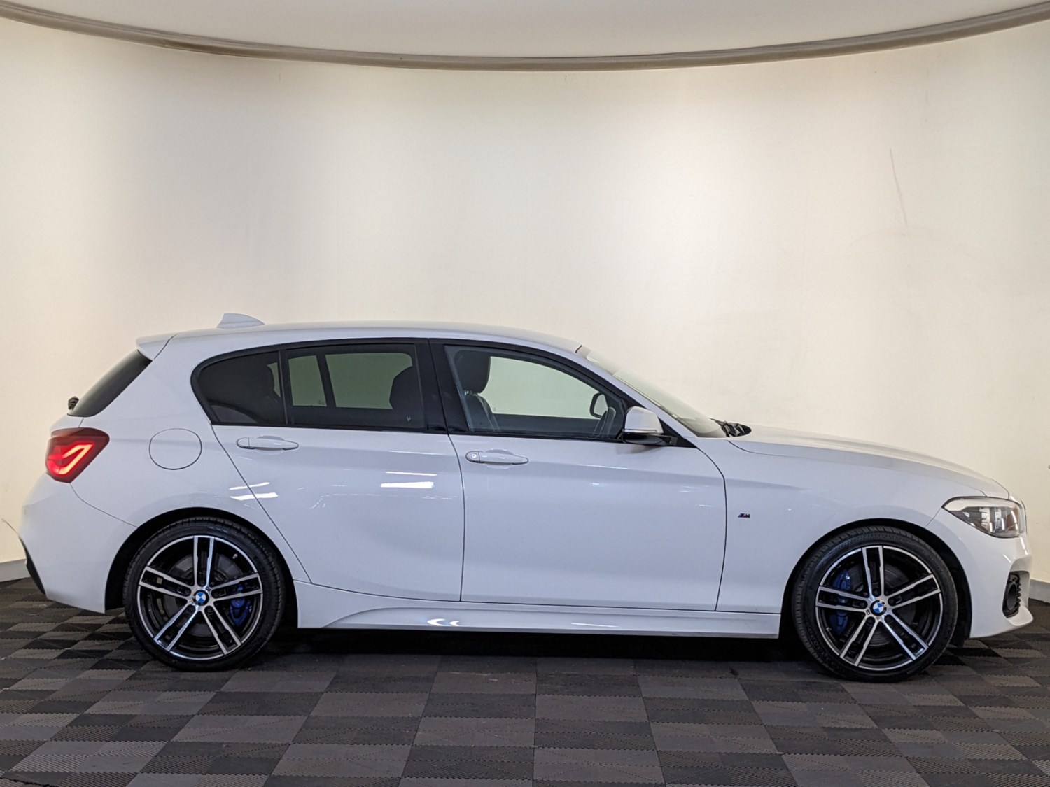 BMW 1 Series Listing Image