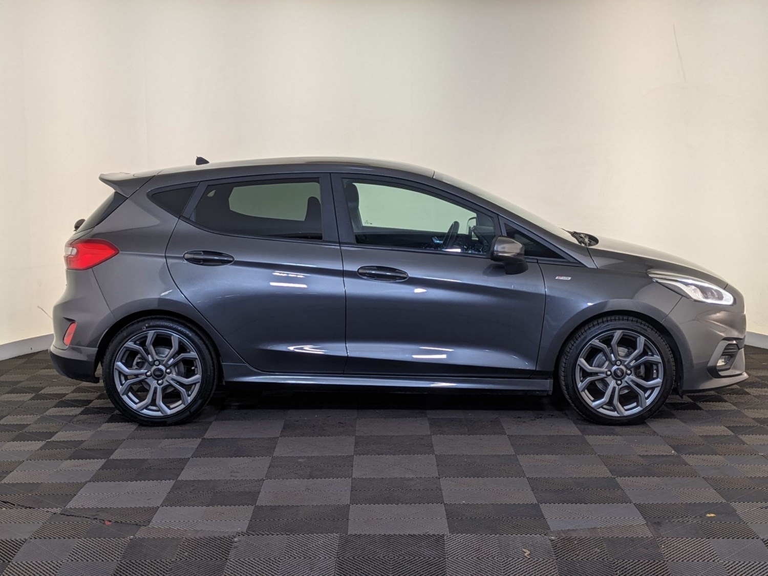 Ford Fiesta Listing Image