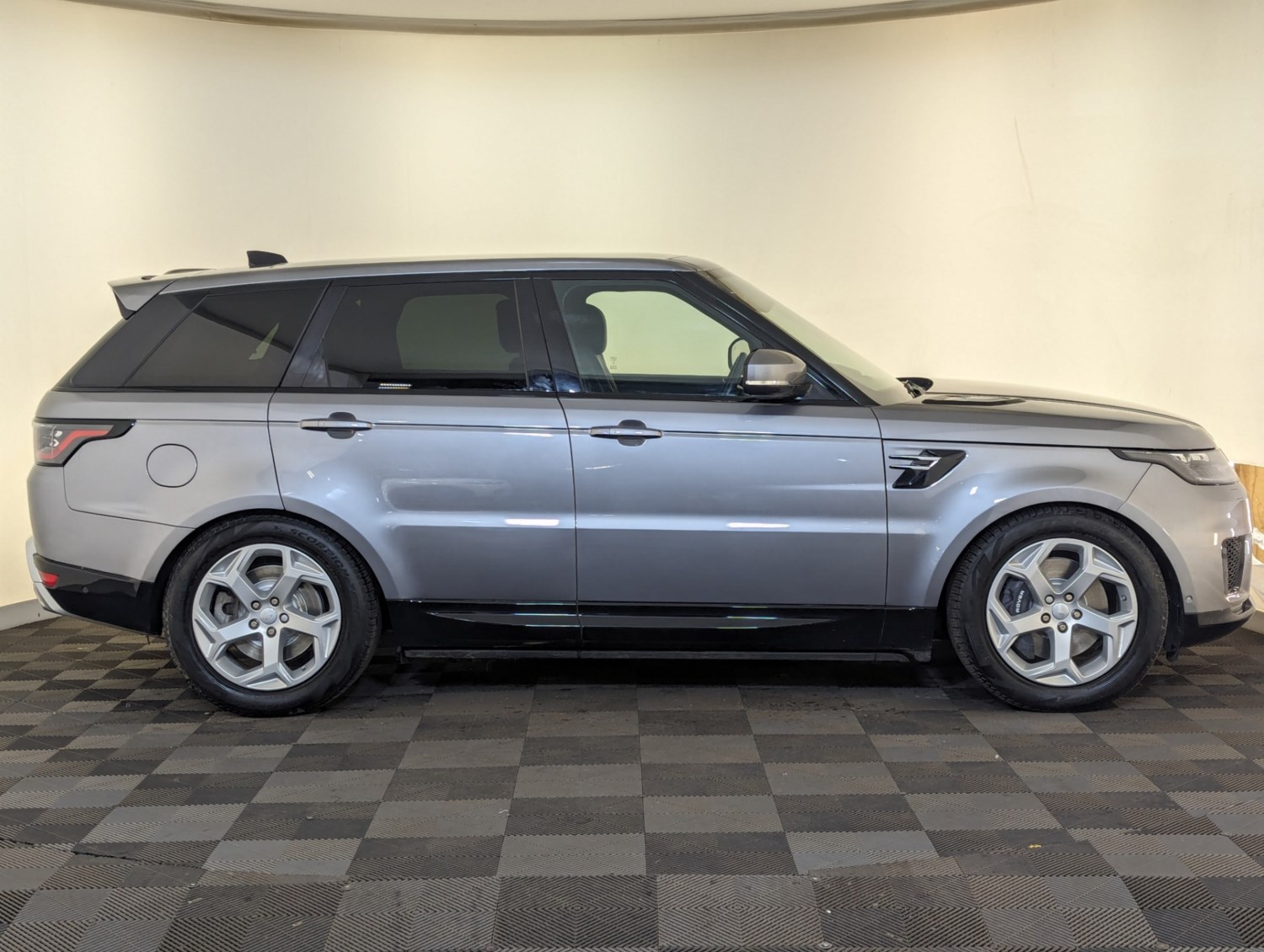 Land Rover Range Rover Sport Listing Image