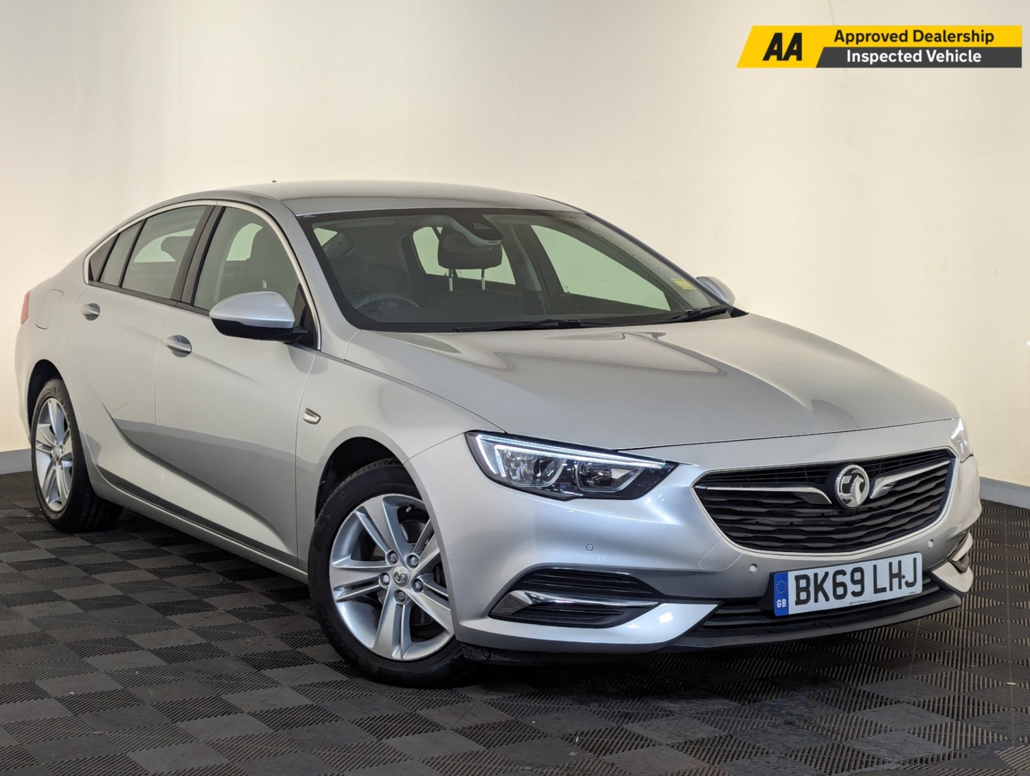 Vauxhall Insignia Listing Image