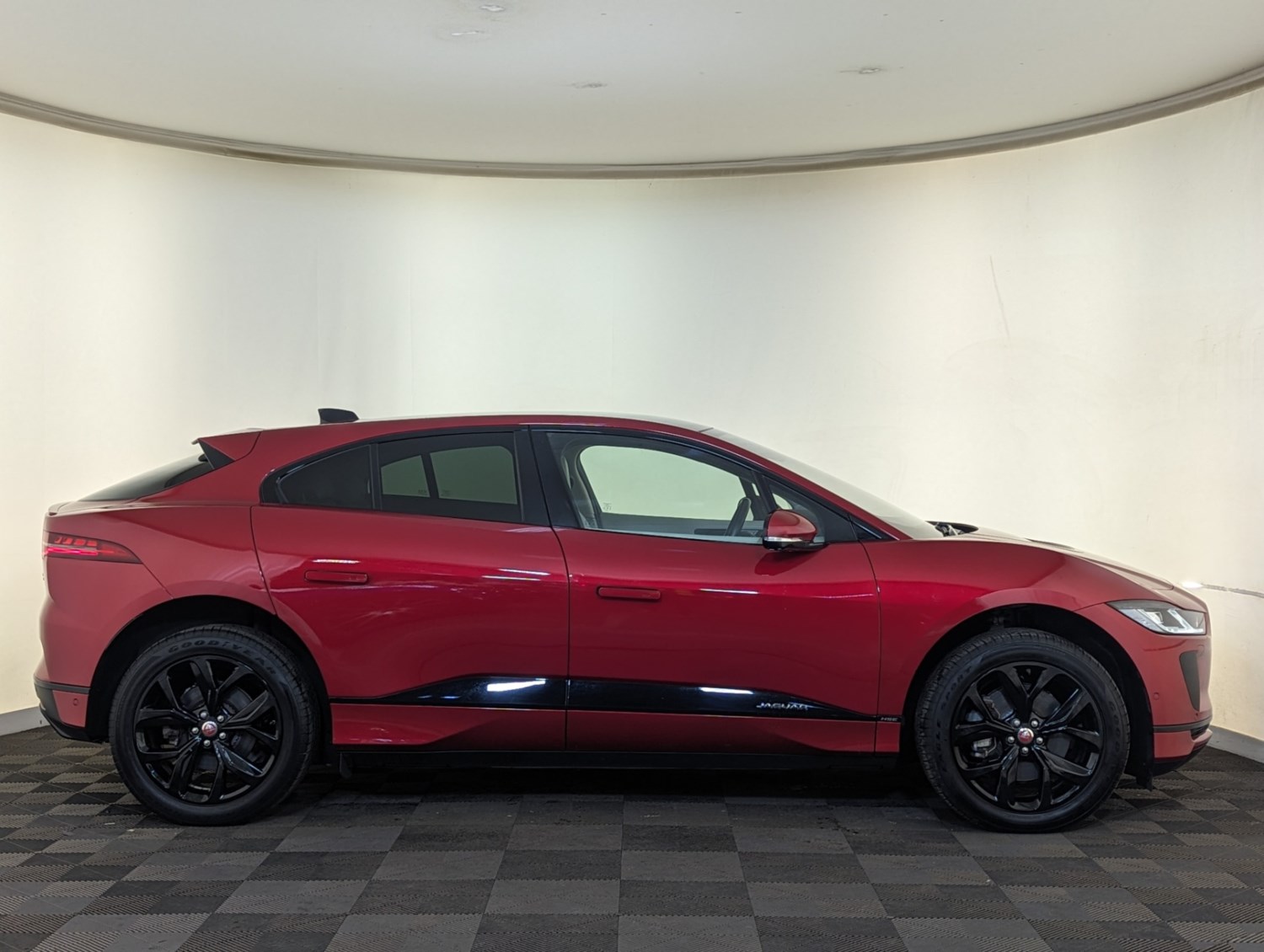 Jaguar I-PACE Listing Image