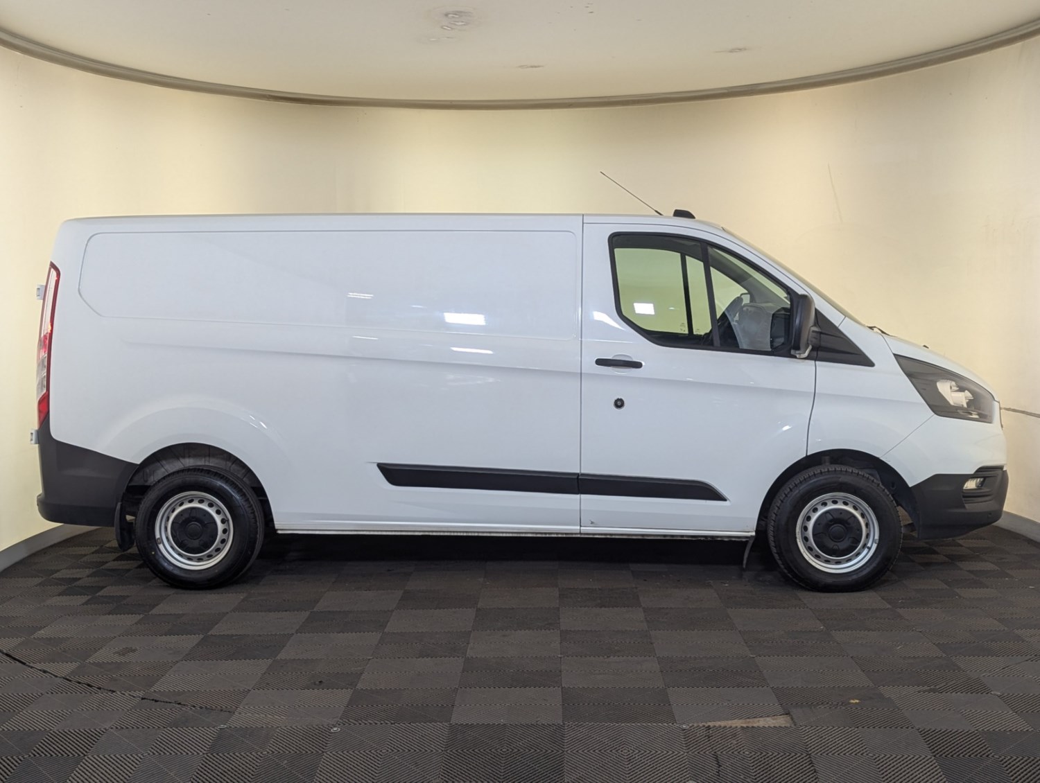 Ford Transit Custom Listing Image