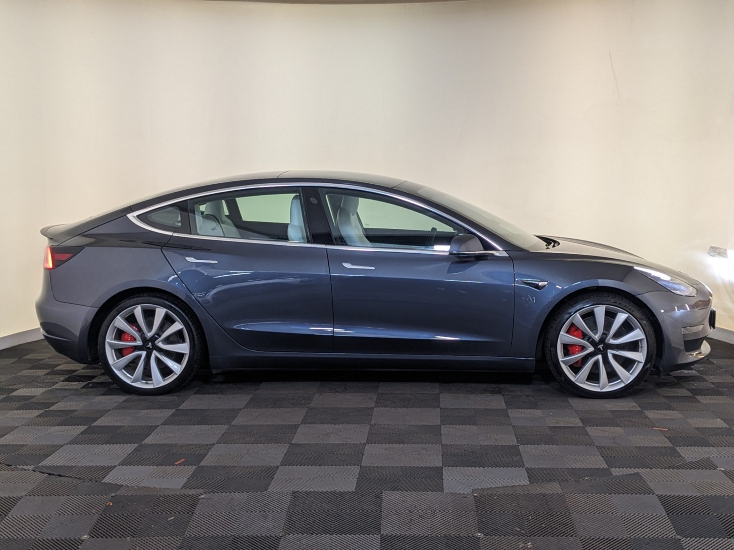 Tesla Model 3 Listing Image