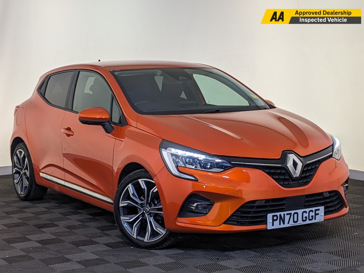 Renault Clio Listing Image