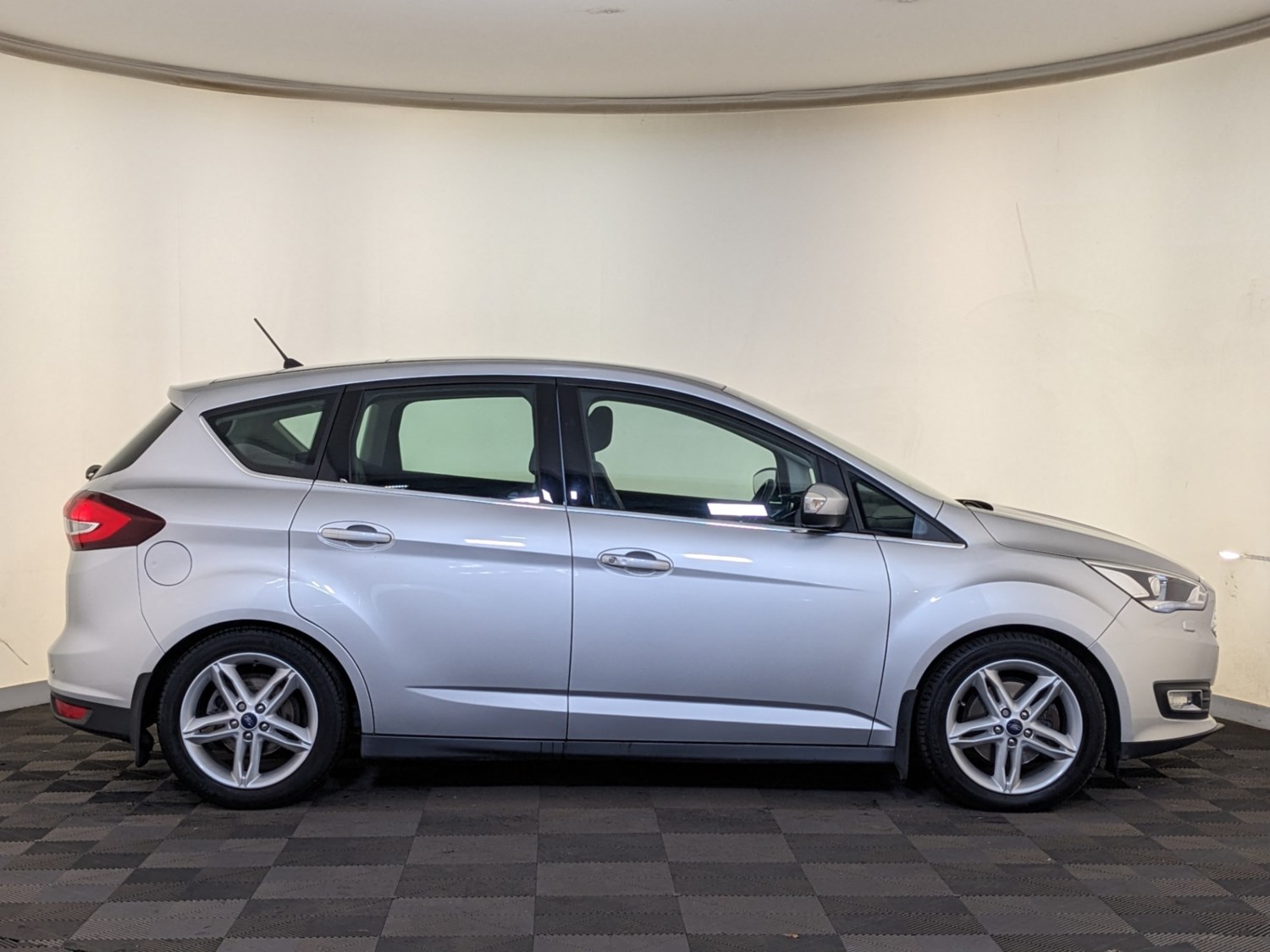 Ford C-Max Listing Image