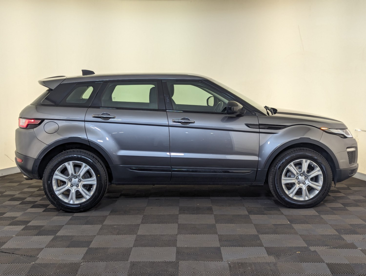 Land Rover Range Rover Evoque Listing Image