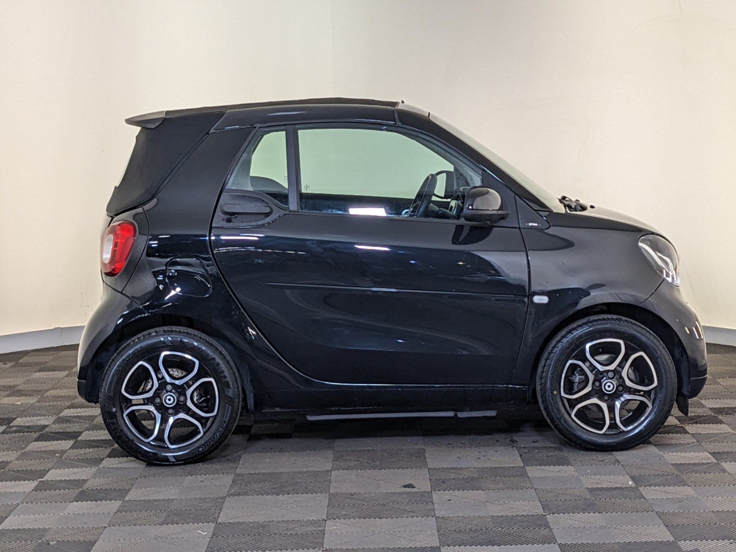 Smart fortwo Listing Image