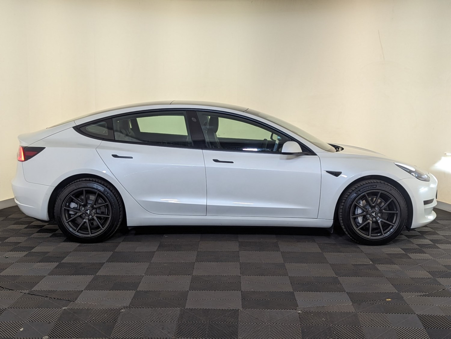 Tesla Model 3 Listing Image