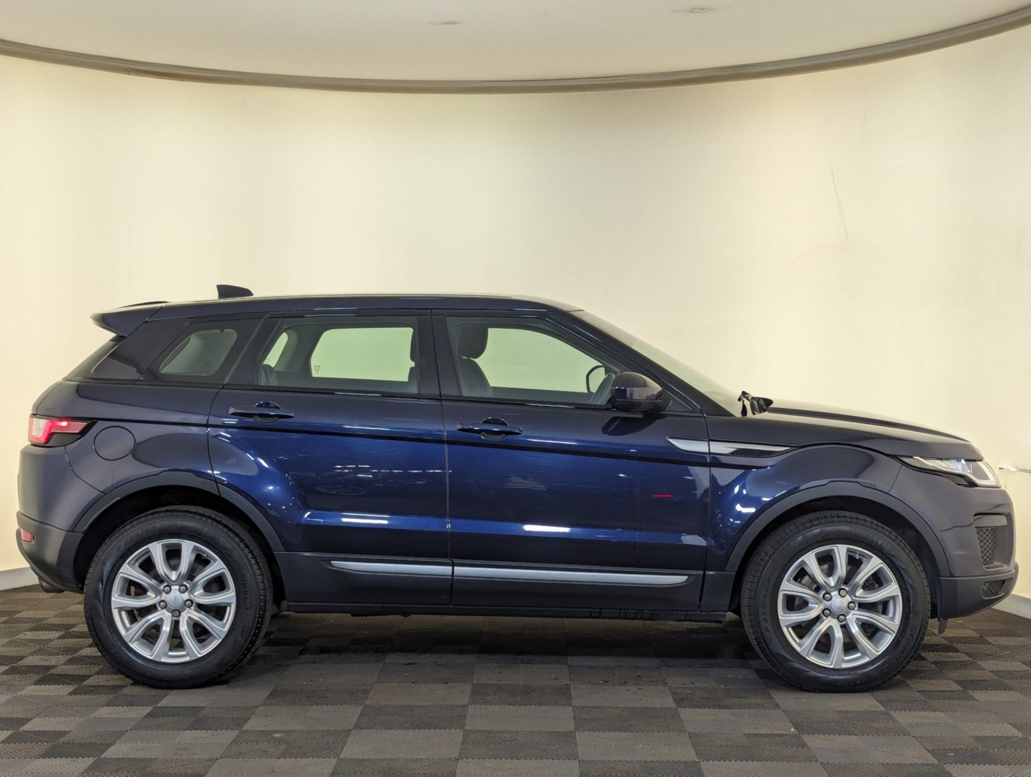 Land Rover Range Rover Evoque Listing Image