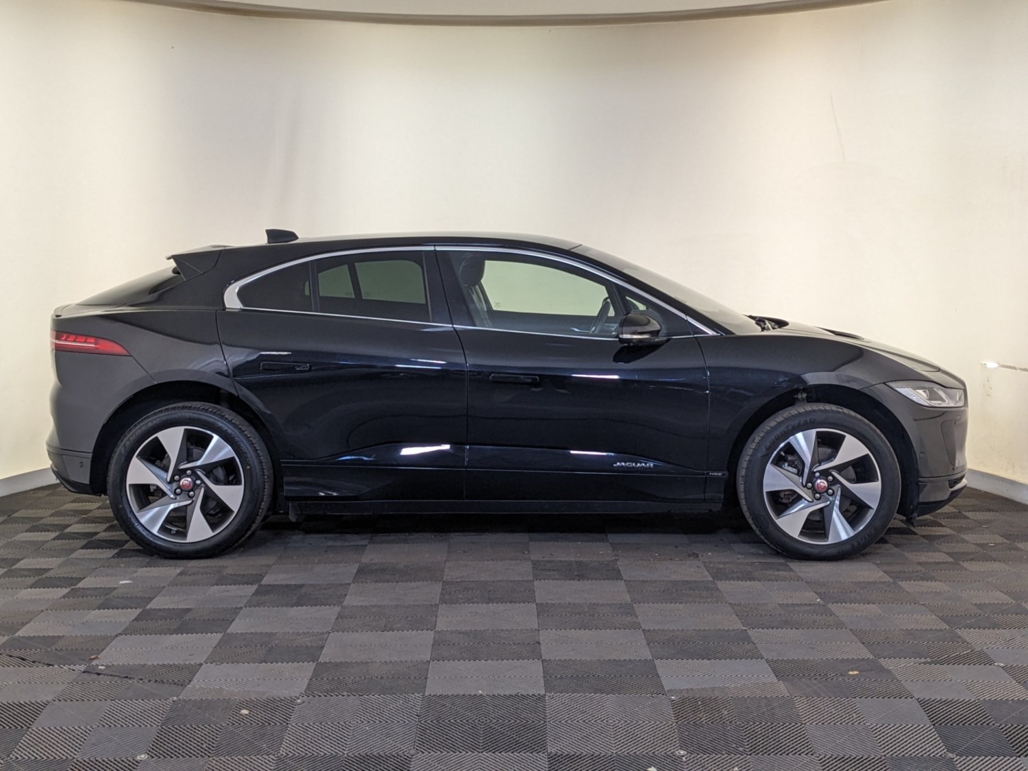 Jaguar I-PACE Listing Image