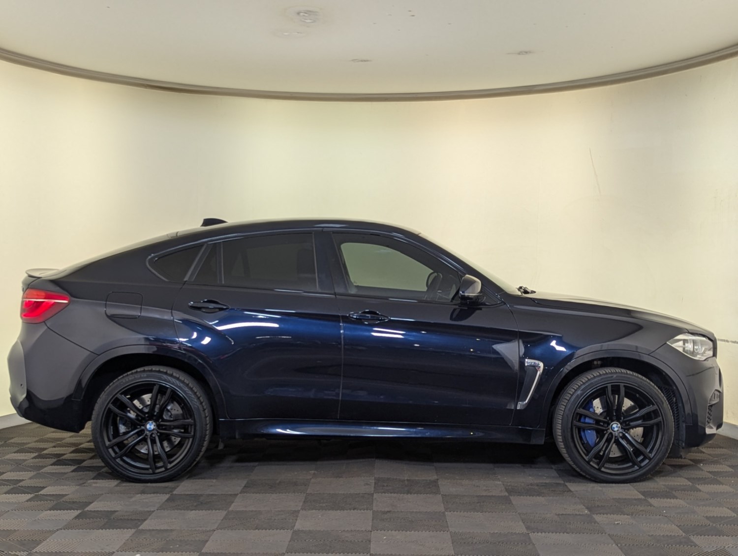 BMW X6 Listing Image