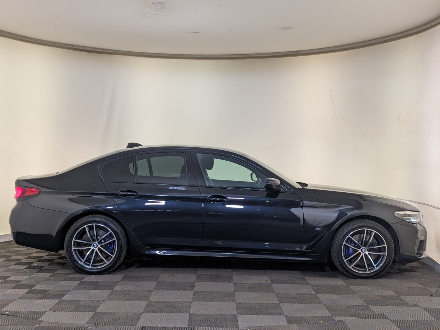 BMW 5 Series Listing Image