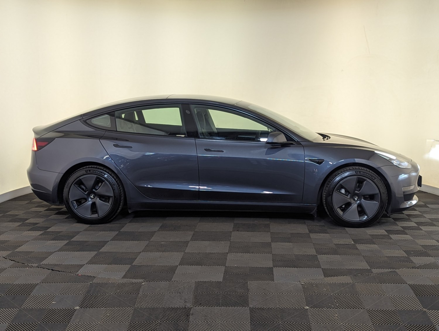 Tesla Model 3 Listing Image