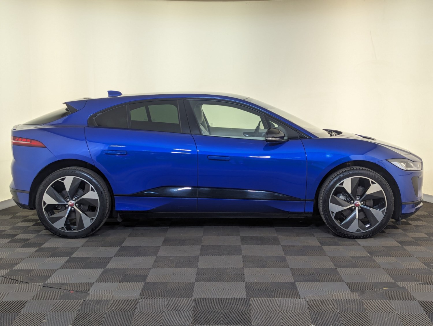 Jaguar I-PACE Listing Image