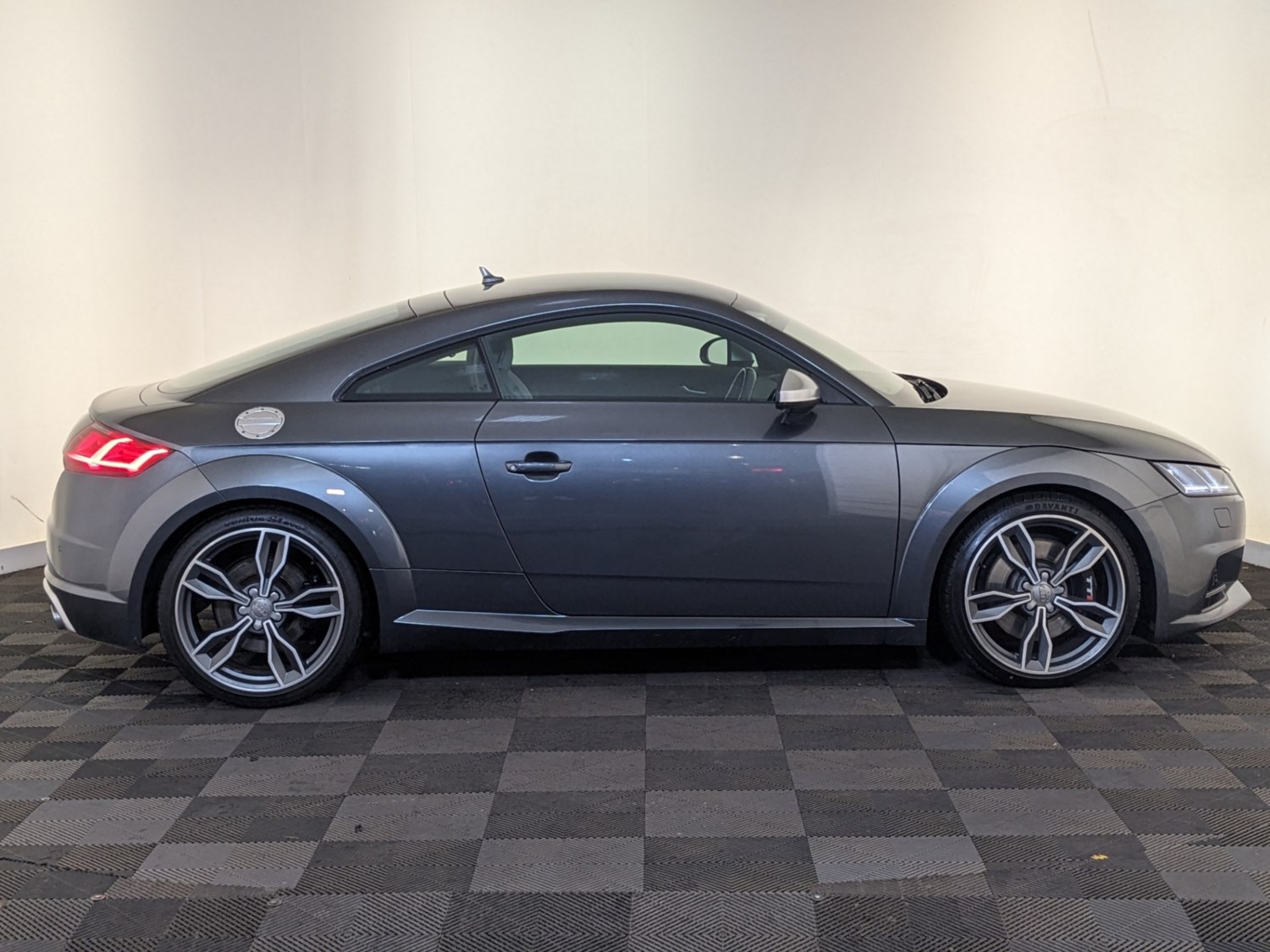 Audi TT Listing Image