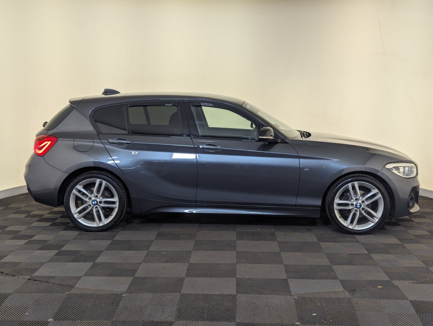 BMW 1 Series Listing Image