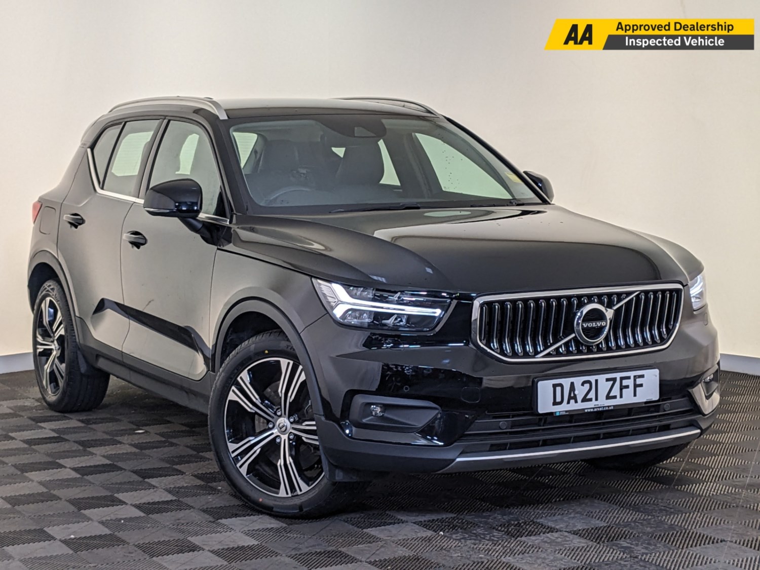 Volvo XC40 Listing Image