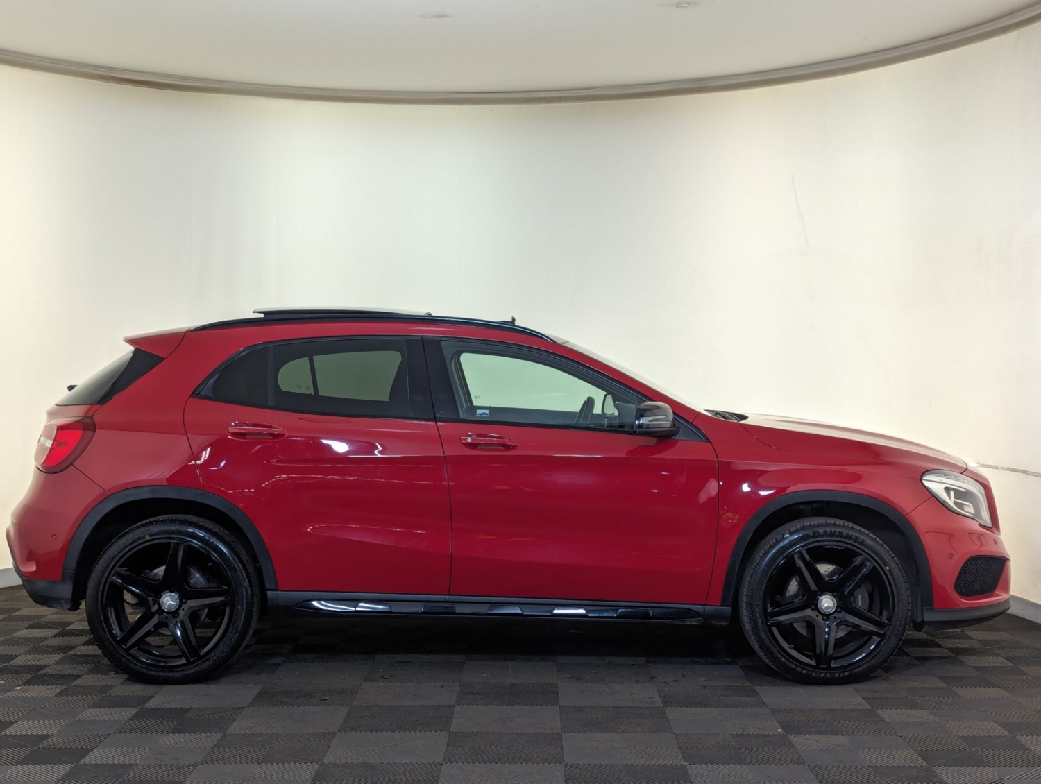 Mercedes-Benz GLA Listing Image