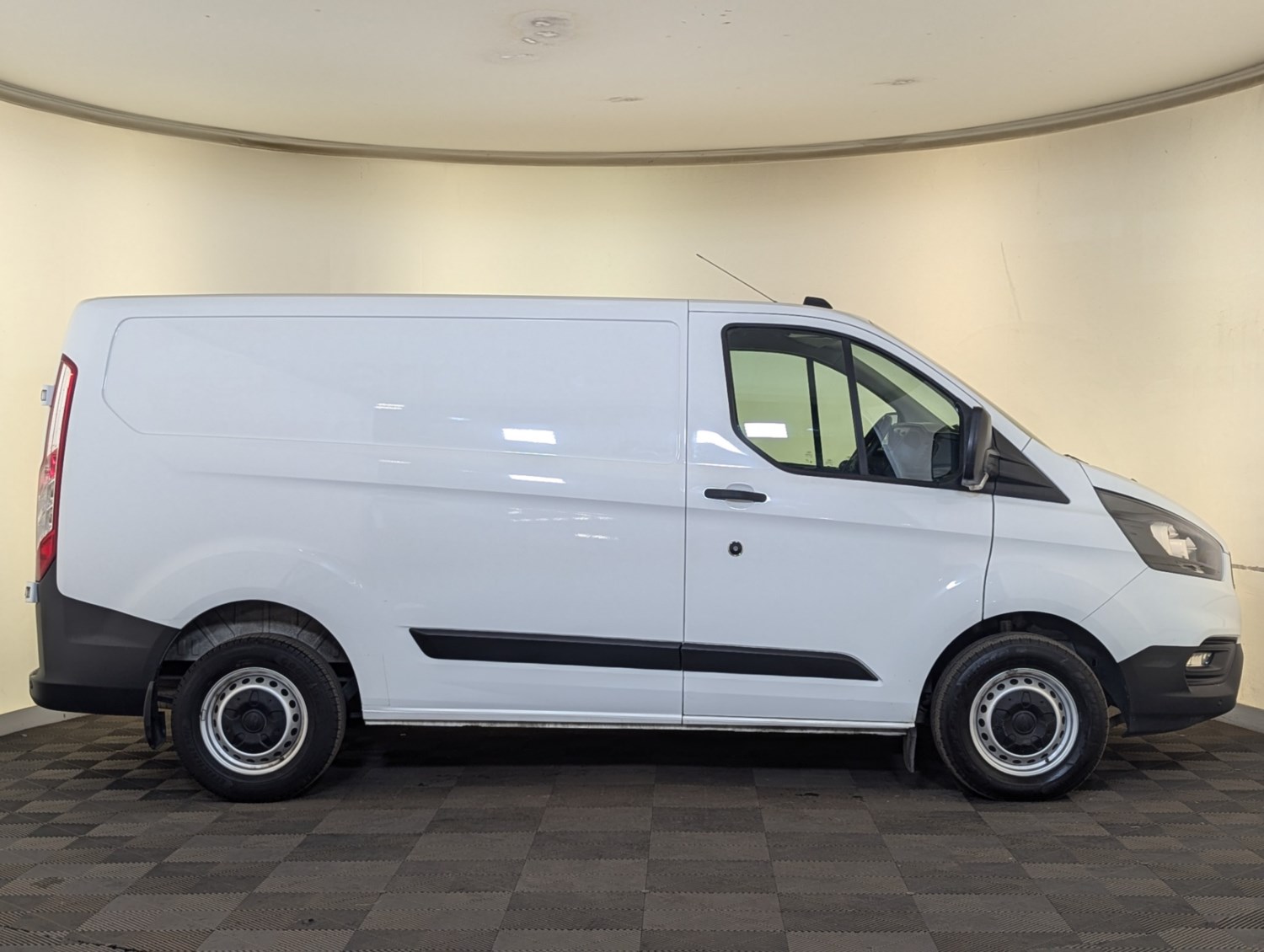 Ford Transit Custom Listing Image