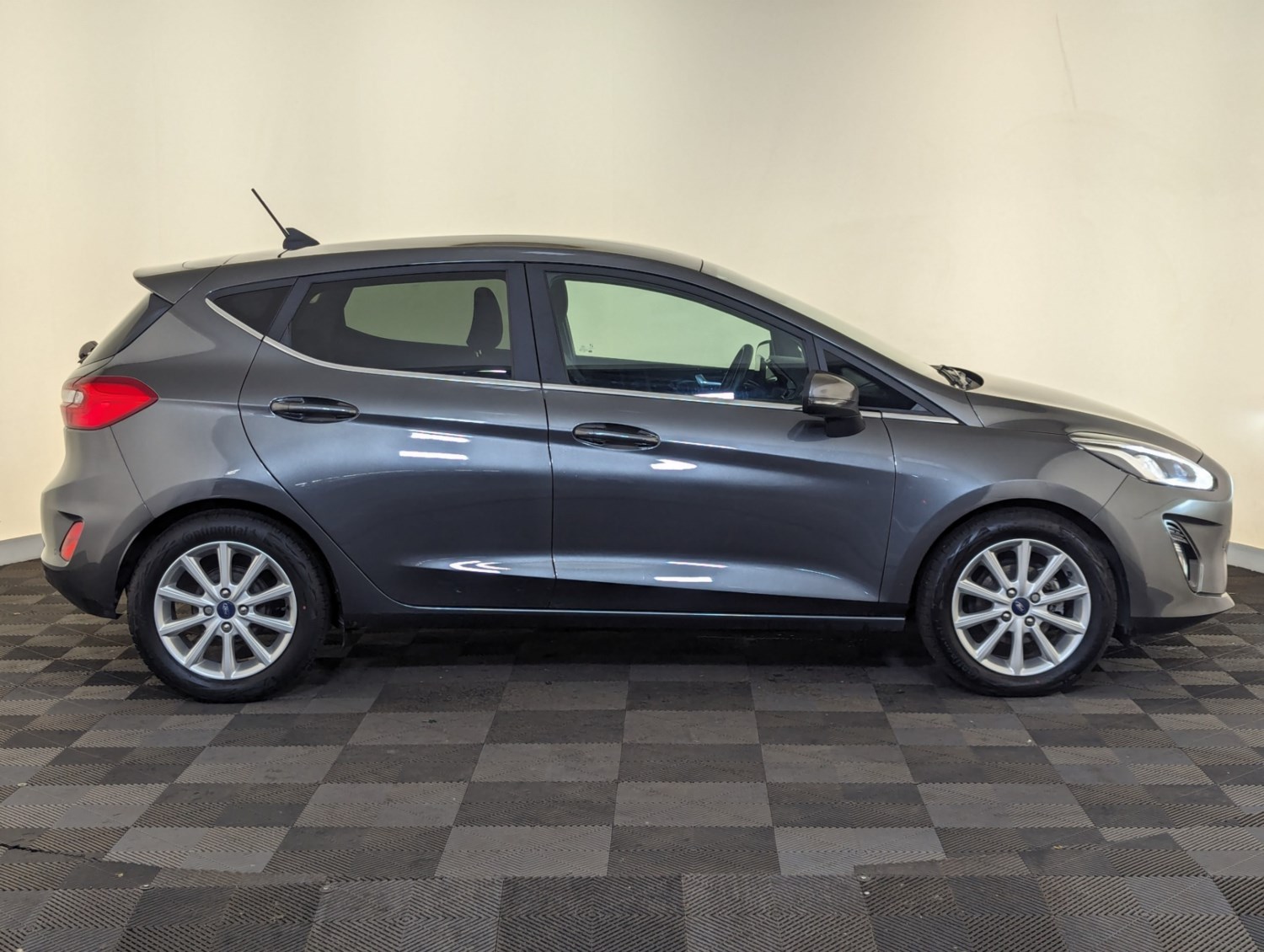 Ford Fiesta Listing Image