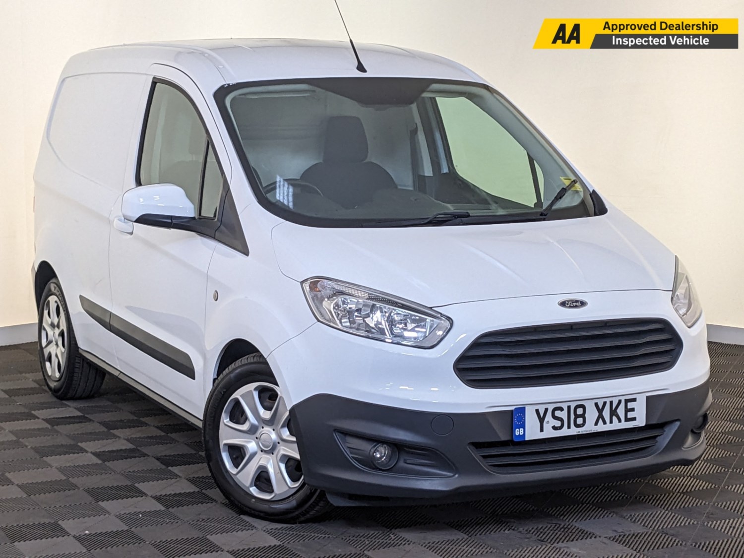 Ford Transit Courier Listing Image