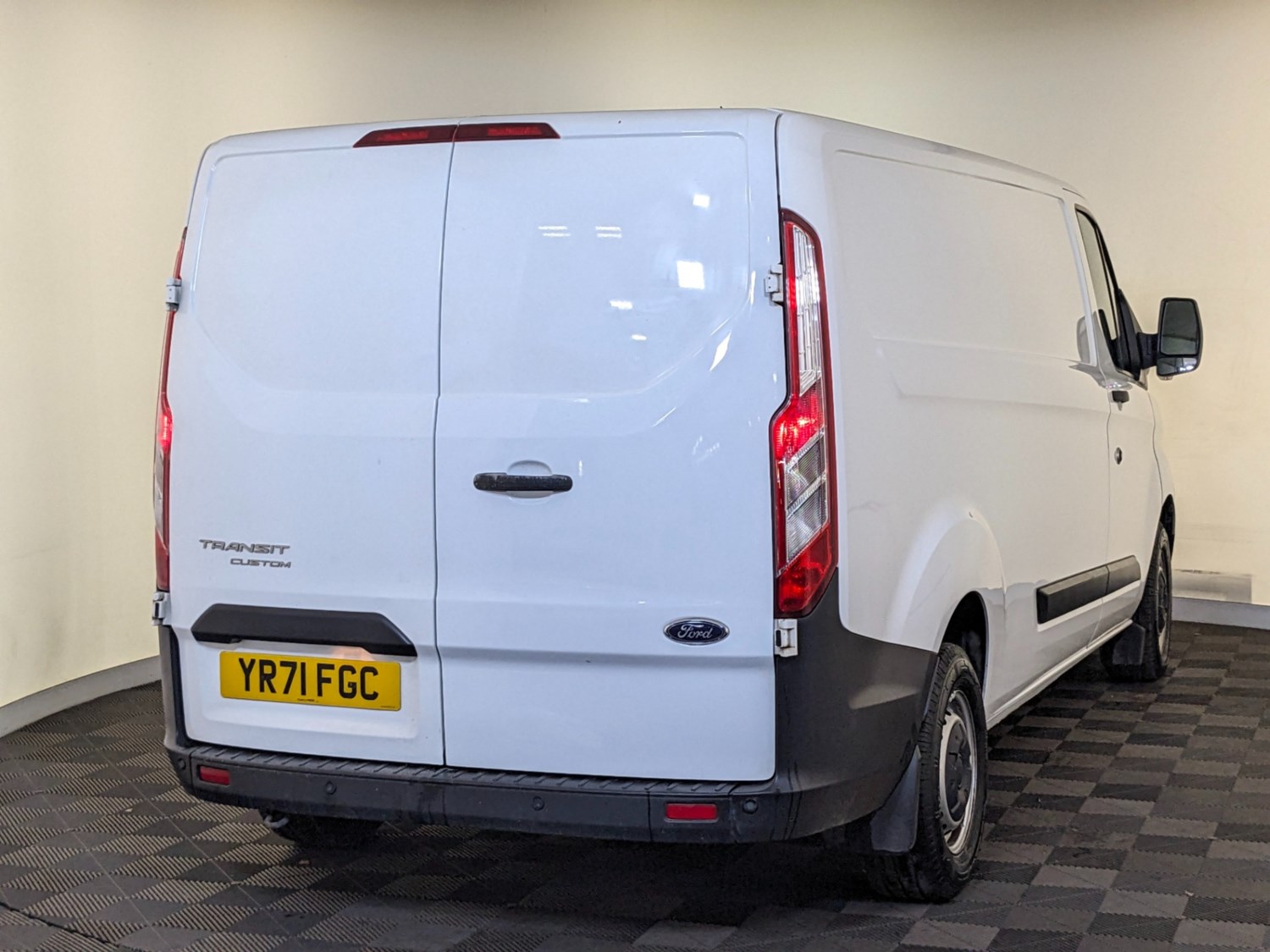 Ford Transit Custom Listing Image