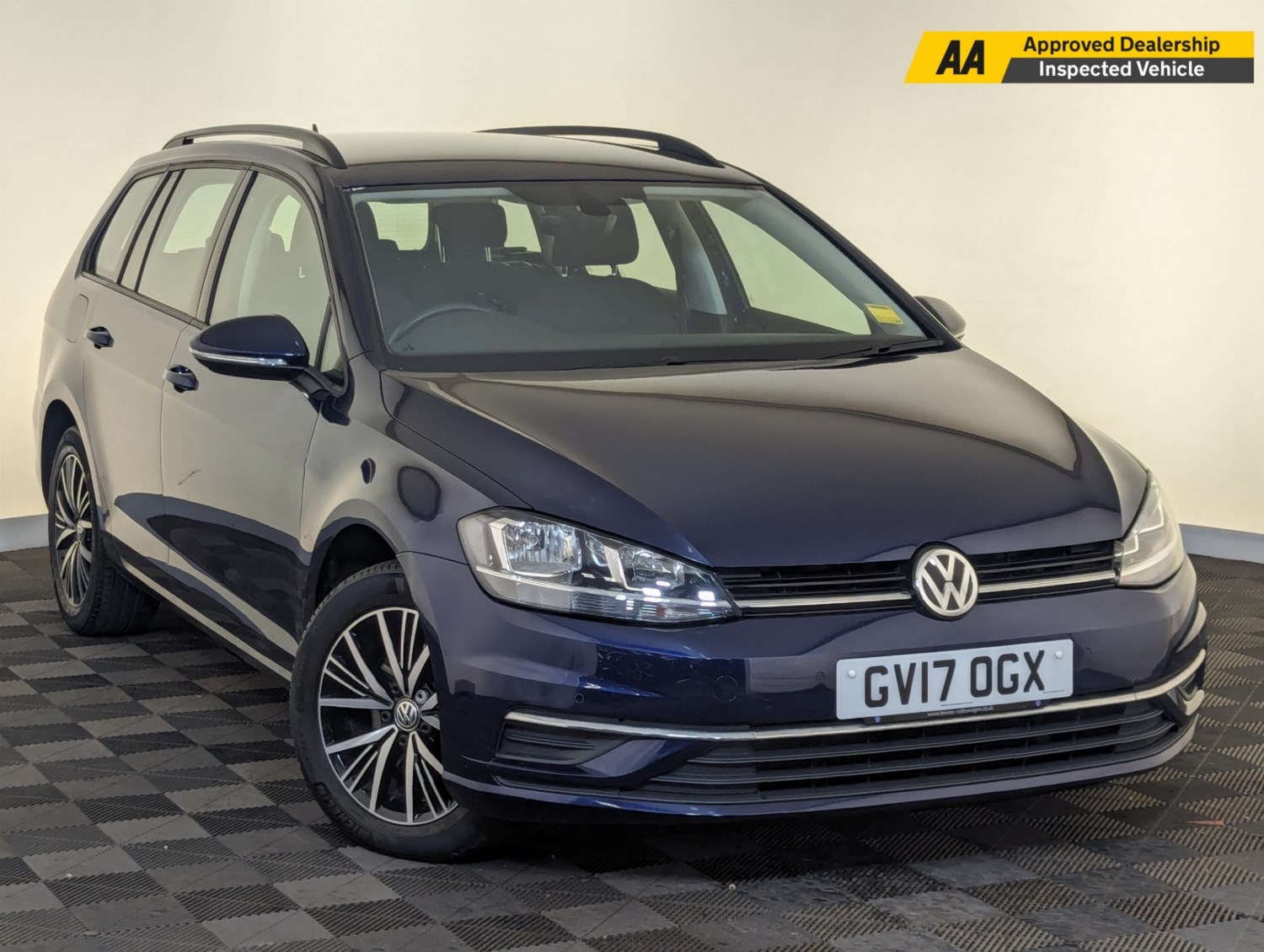 Volkswagen Golf Listing Image