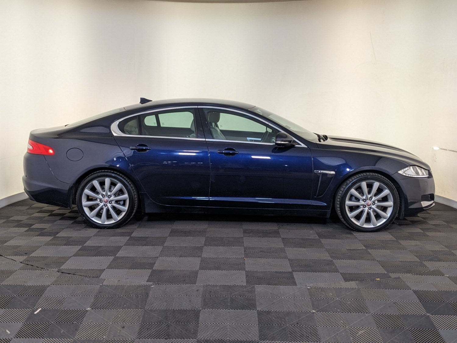 Jaguar XF Listing Image