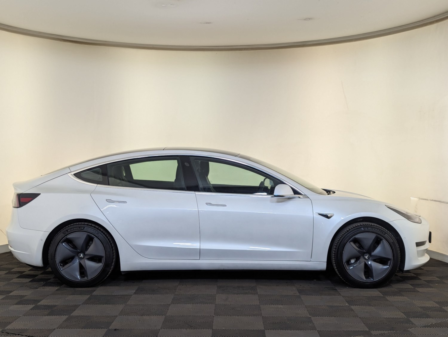 Tesla Model 3 Listing Image