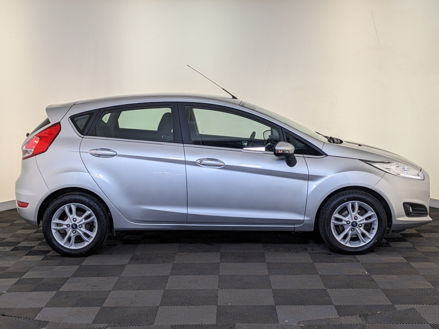 Ford Fiesta Listing Image