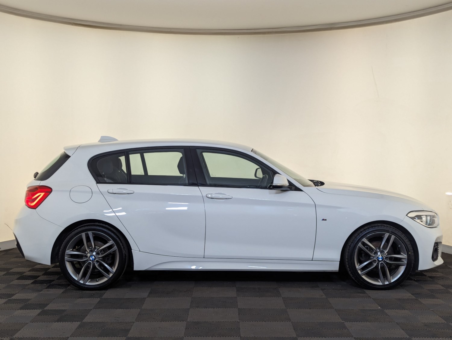 BMW 1 Series Listing Image