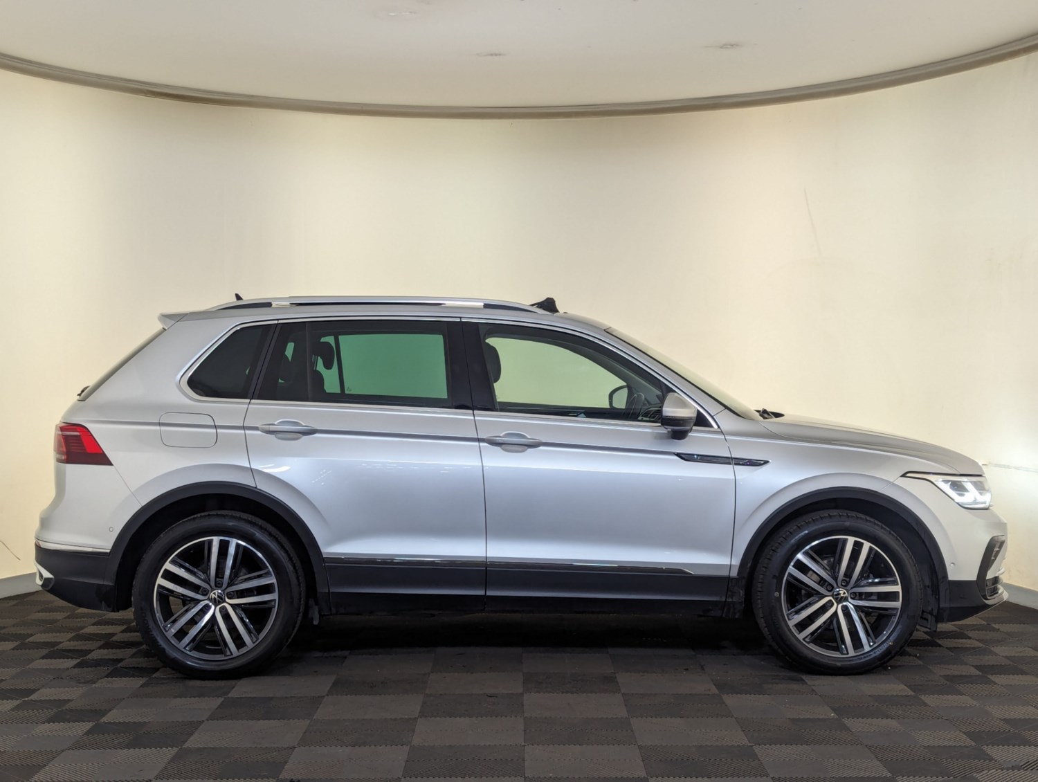 Volkswagen Tiguan Listing Image