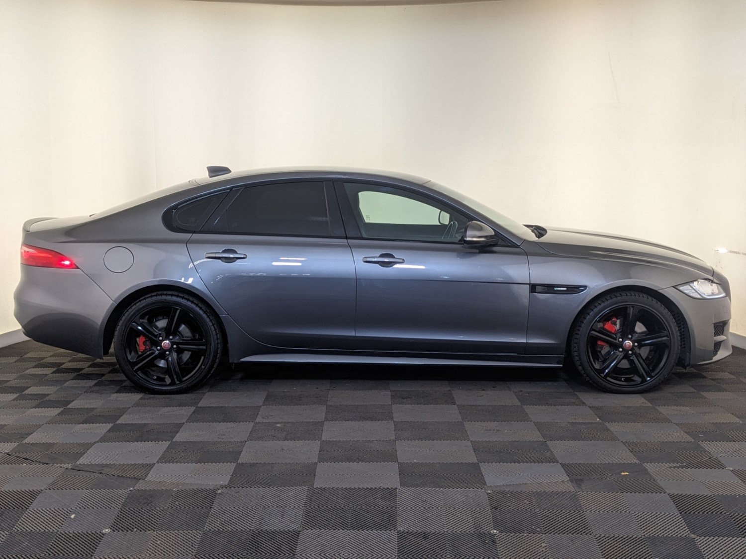 Jaguar XF Listing Image