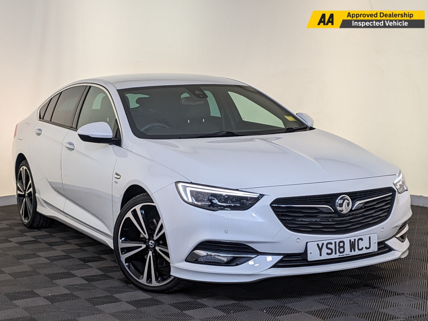 Vauxhall Insignia Listing Image