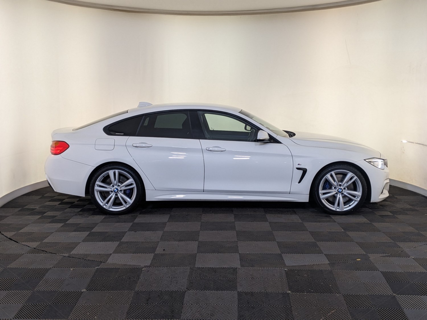 BMW 4 Series Listing Image