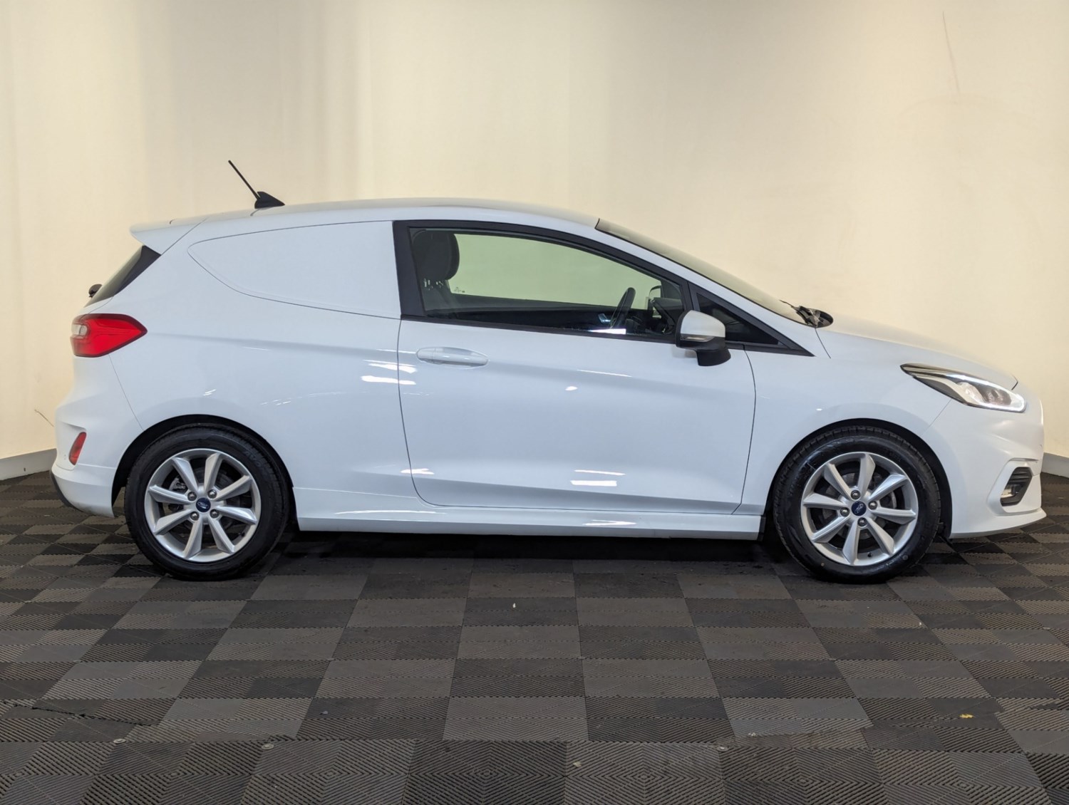 Ford Fiesta Listing Image