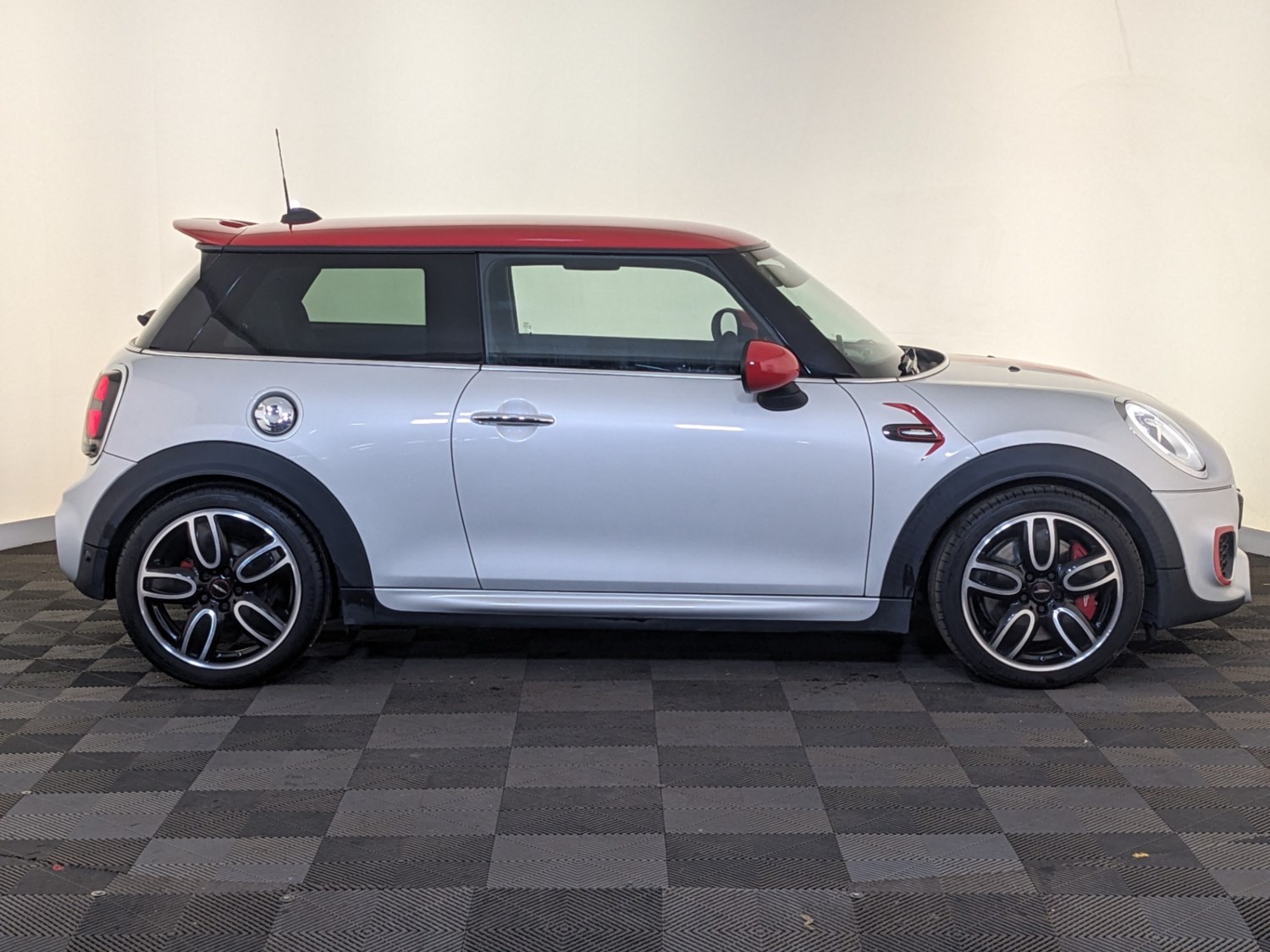 MINI Hatch Listing Image