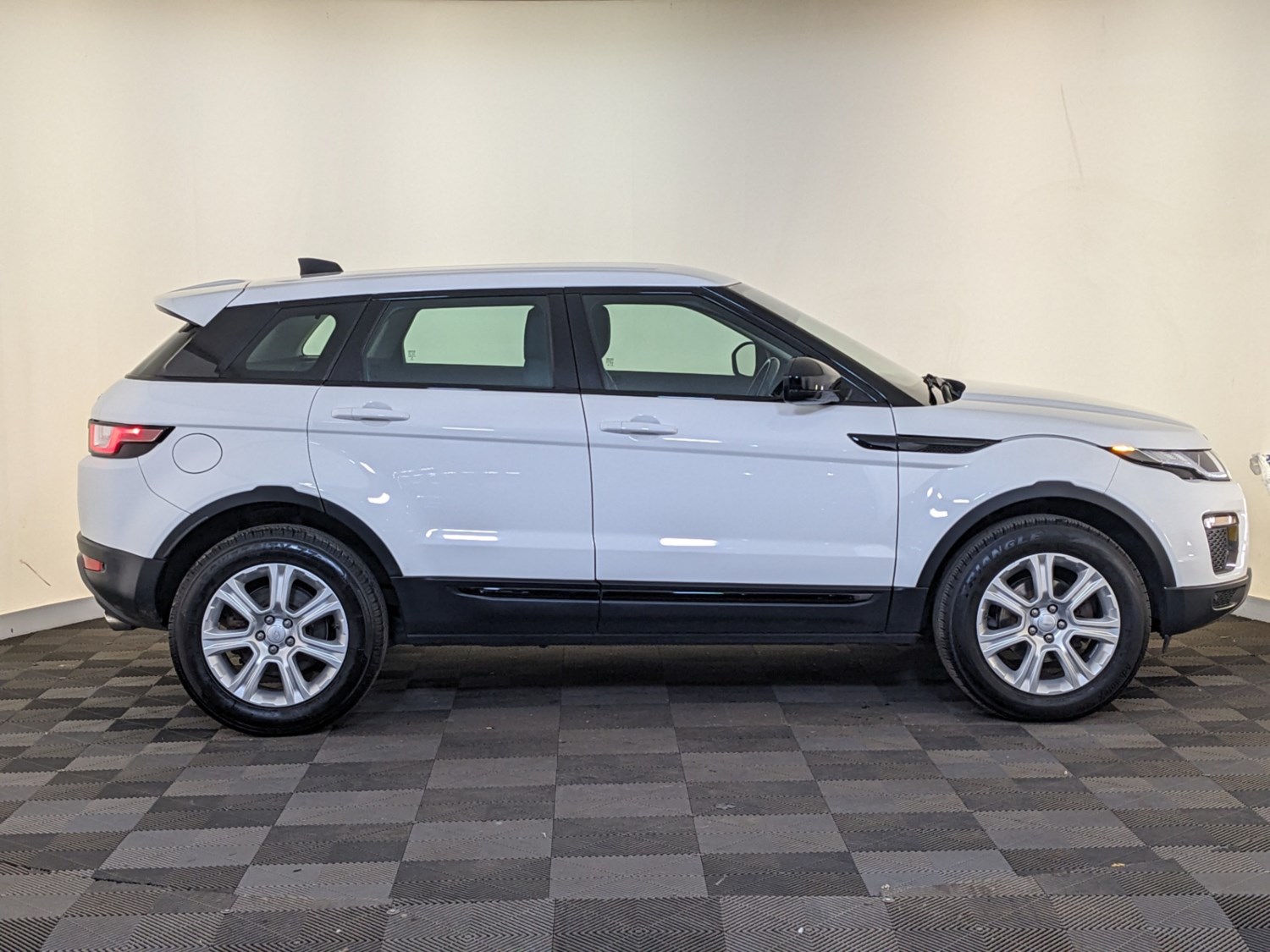 Land Rover Range Rover Evoque Listing Image