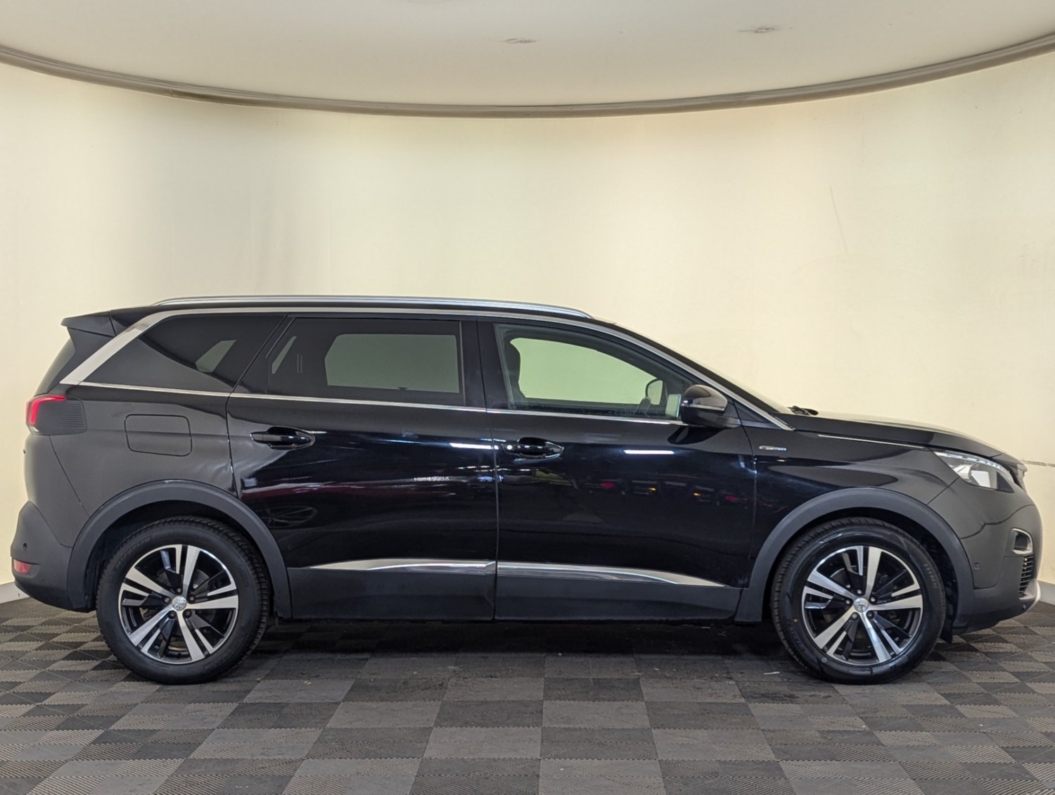 Peugeot 5008 Listing Image