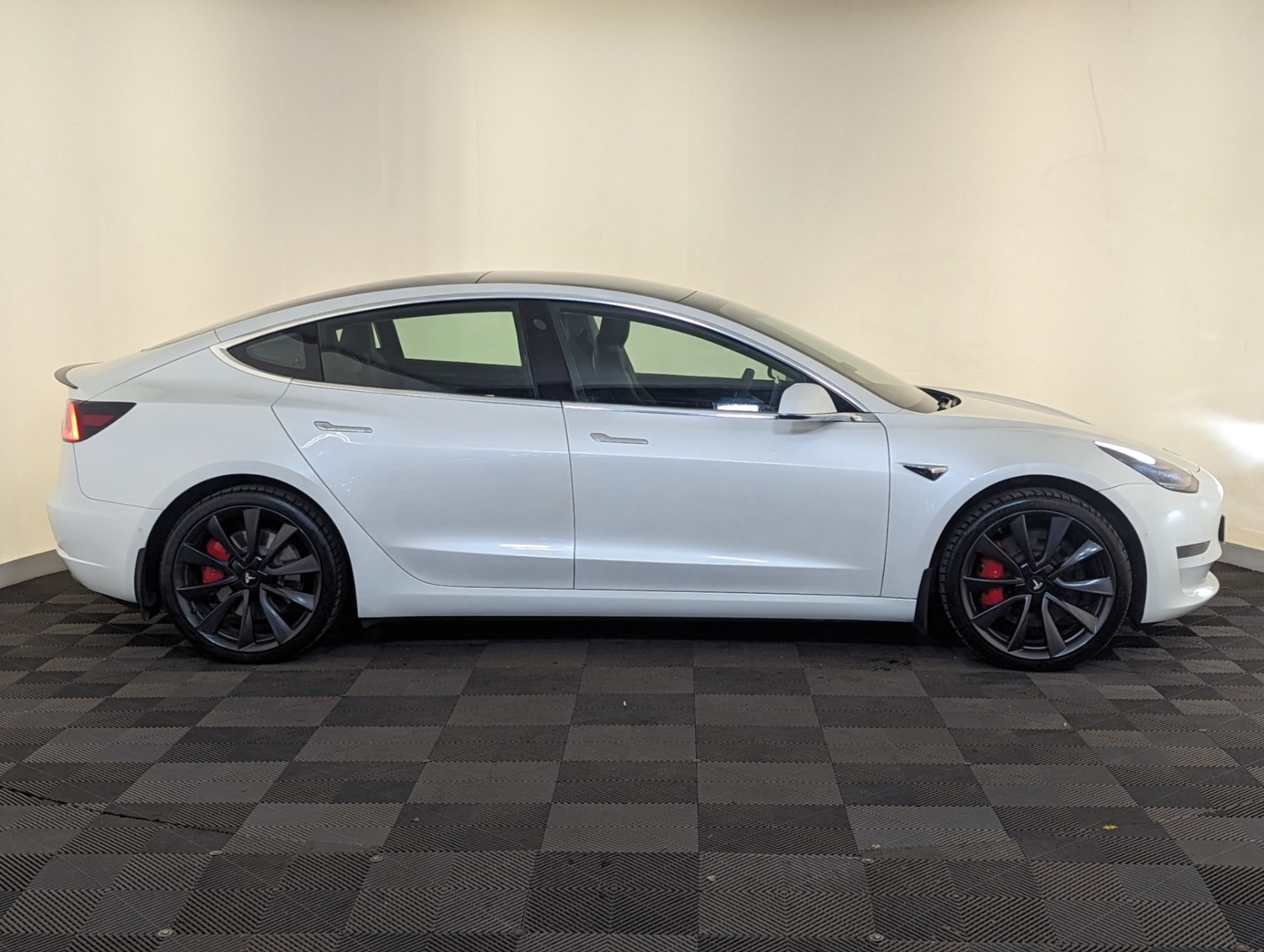 Tesla Model 3 Listing Image