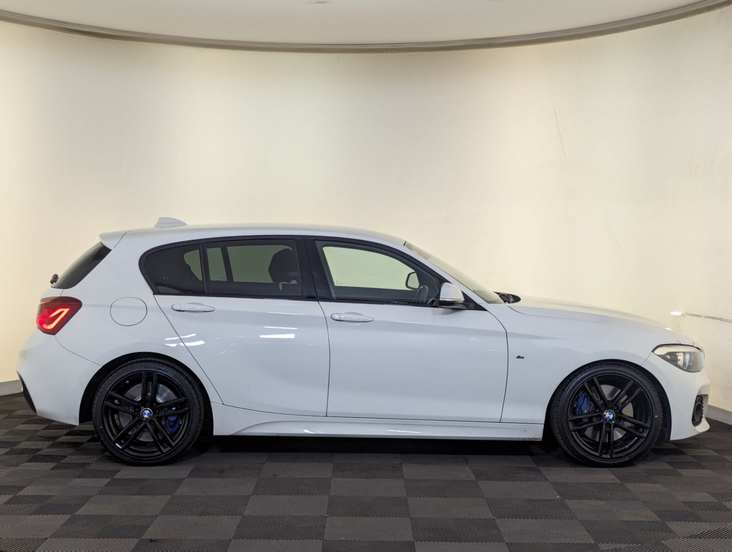 BMW 1 Series Listing Image