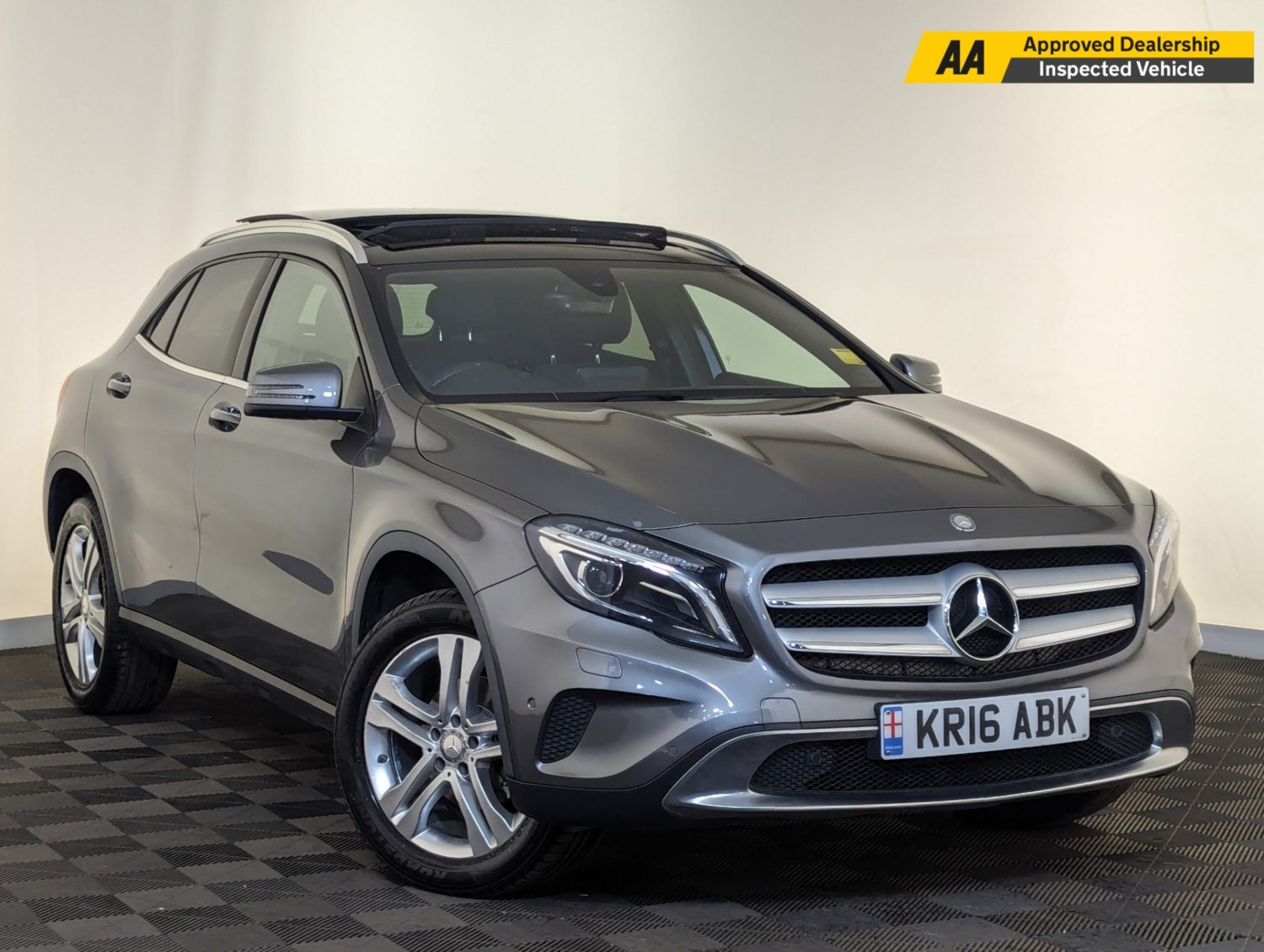 Mercedes-Benz GLA Listing Image